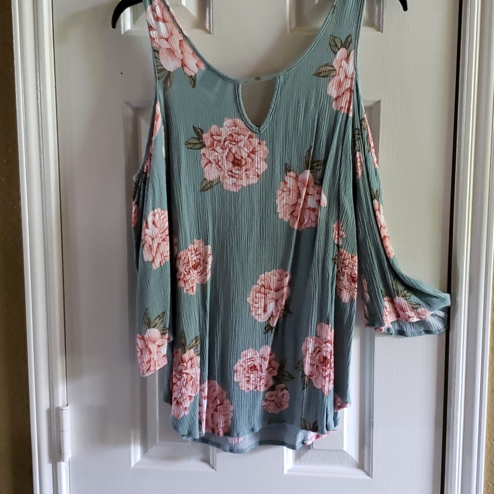 Cold shoulder, rouched, lightweight, green/multi
